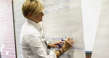 Dr. Helle Becker in ihrem Workshop zum Thema Kooperationen beim OPENION Kick-Off in NRW