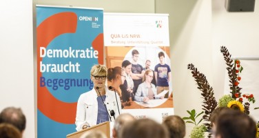 Dr. Helle Becker spricht zum Thema Kooperationen beim OPENION Kick-Off in NRW